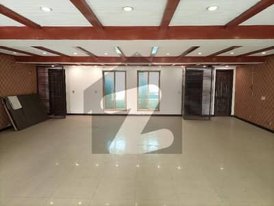 8 Marla Beautiful Commercial Mezzanine Hall For Rent In Paragon City Lahore