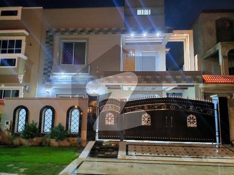 10 Marla Beautiful House For Rent In Paragon City Lahore
