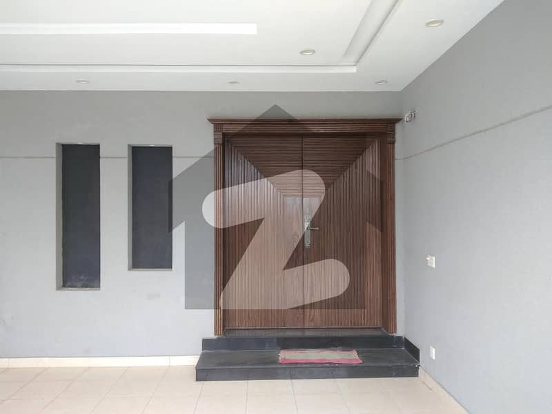 ڈیوائن گارڈنز ۔ بلاک سی ڈیوائن گارڈنز لاہور میں 4 کمروں کا 11 مرلہ مکان 3.7 کروڑ میں برائے فروخت۔
