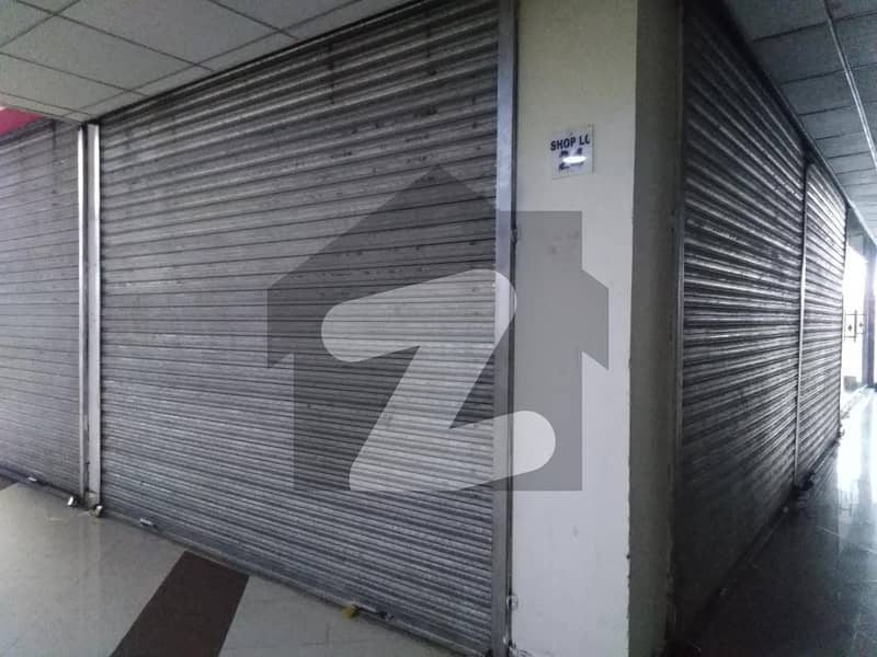 222 Square Feet Shop For rent In Abbot Road