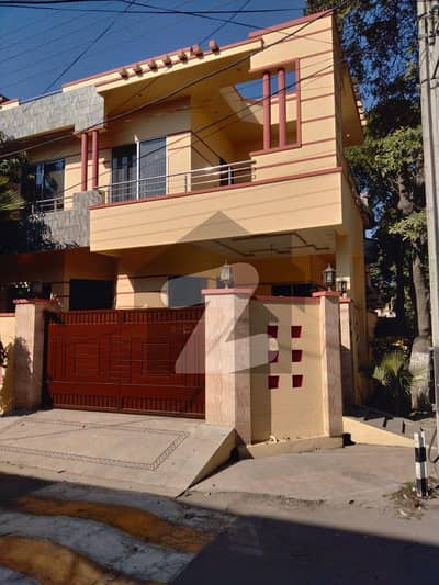 10 Marla Corner House Available For Rent In Wapda Town Gujranwala
