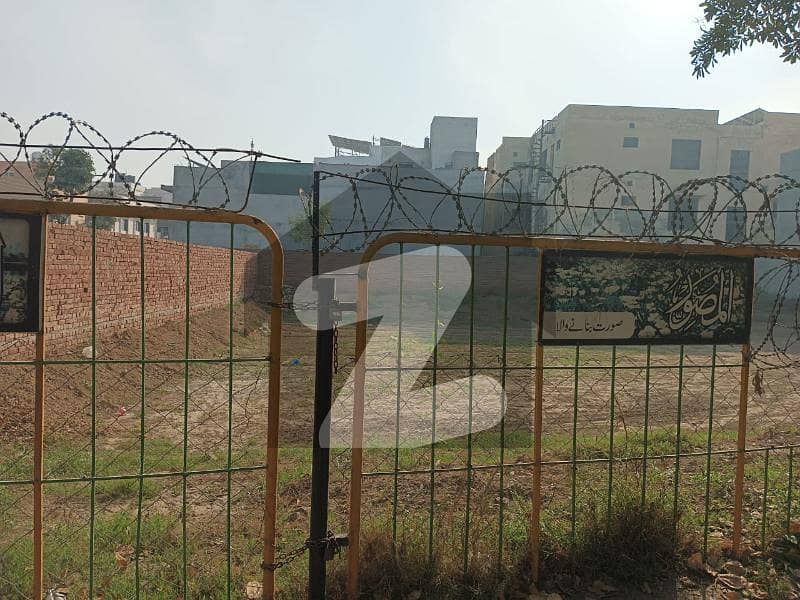 18 Marla Commercial Plot - Possession Surrounding Community Area In P C S I R  Ll   Main Road  Per Hot Location Reasonable Price Wide Roads Contact For More Options