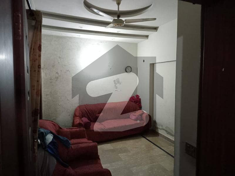 کینٹ ویو سوسائٹی لاہور میں 3 کمروں کا 3 مرلہ مکان 35 ہزار میں کرایہ پر دستیاب ہے۔
