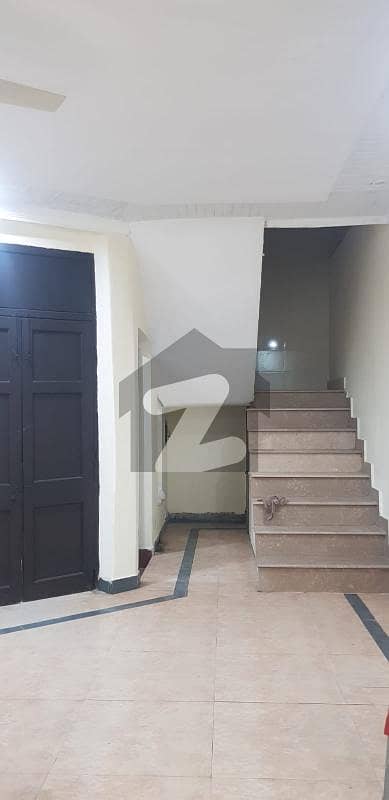 ایلیٹ وِلاز بیدیاں روڈ لاہور میں 4 کمروں کا 5 مرلہ مکان 1.35 کروڑ میں برائے فروخت۔