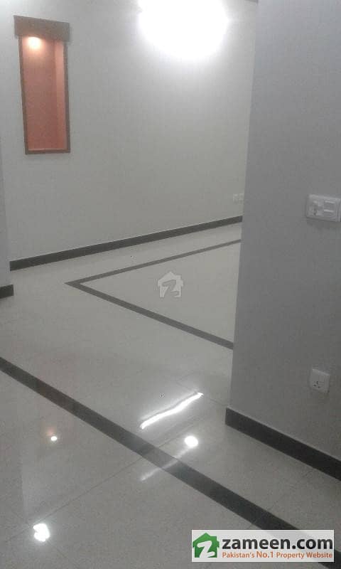 Second floor flat in g9 markaz laraib plaza 345 sft