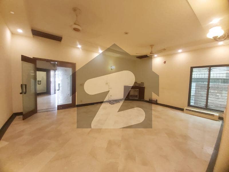 One Kanal Upper Lock Lower Portion Available For Rent In Dha Phase 4 ,