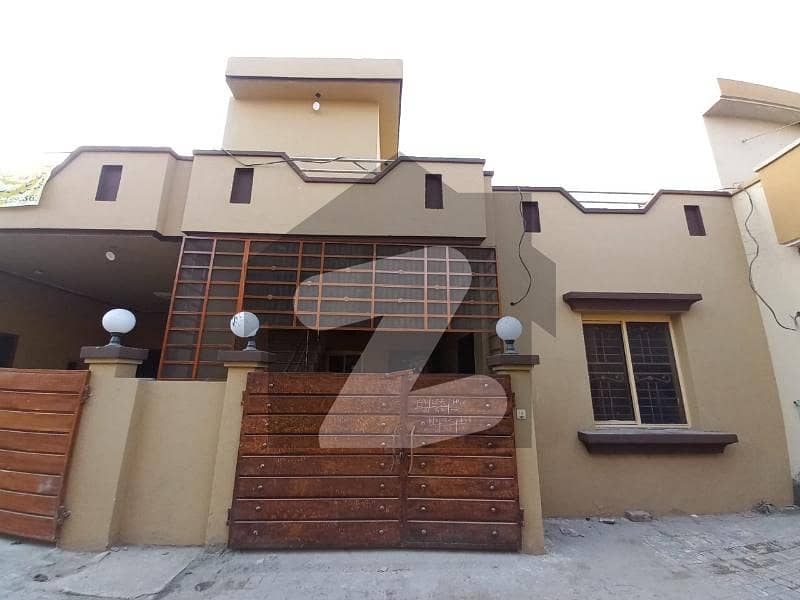 الحمرا ٹاؤن لاہور میں 3 کمروں کا 5 مرلہ مکان 45 ہزار میں کرایہ پر دستیاب ہے۔
