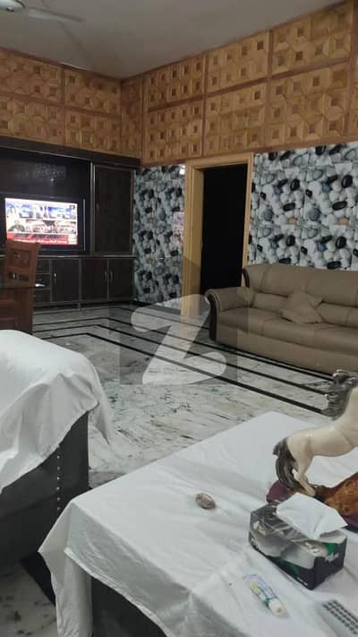پارک روڈ اسلام آباد میں 5 کمروں کا 14 مرلہ مکان 3 کروڑ میں برائے فروخت۔