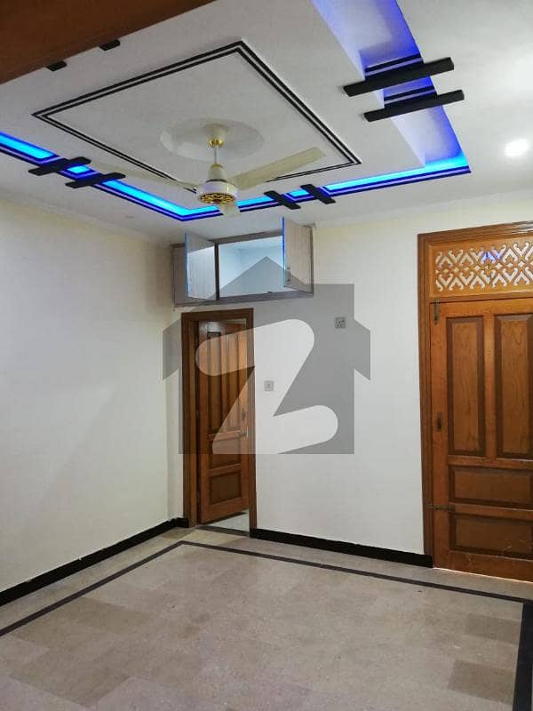 Centrally Located Lower Portion For Rent In Wakeel Colony Available