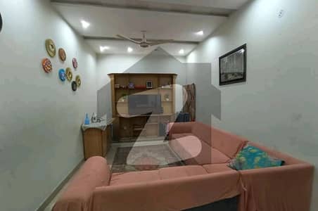 شاہ خاور ٹاؤن لاہور میں 4 کمروں کا 5 مرلہ مکان 2.4 کروڑ میں برائے فروخت۔