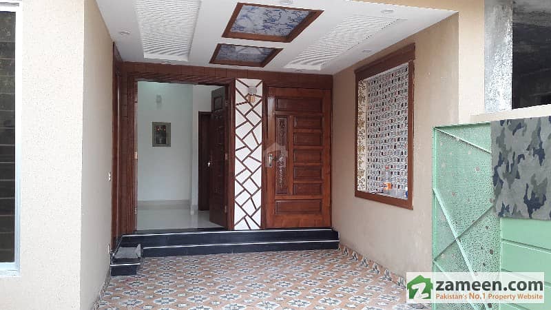 VVIP CLASS 5 MARLA BRAND NEW HOUSE FOR SALE IN BAHRIA TOWN LAHORE