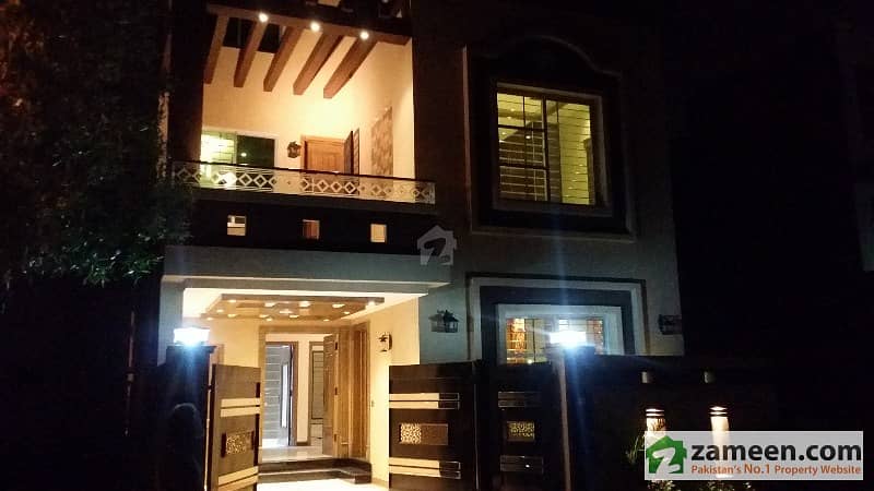 CLASSIC 5 MARLA BRAND NEW HOUSE FOR SALE IN BAHRIA TOWN LAHORE