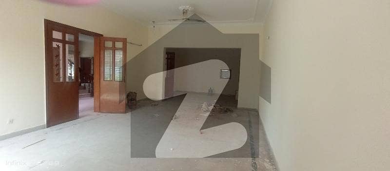 واپڈا ٹاؤن فیز 1 - بلاک ایچ2 واپڈا ٹاؤن فیز 1 واپڈا ٹاؤن لاہور میں 3 کمروں کا 1 کنال مکان 1.2 لاکھ میں کرایہ پر دستیاب ہے۔