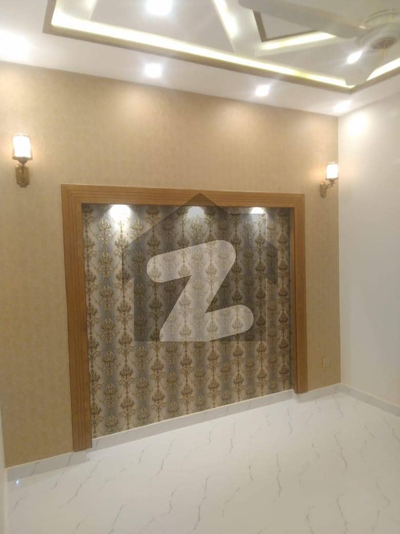 بحریہ ٹاؤن جناح بلاک بحریہ ٹاؤن سیکٹر ای بحریہ ٹاؤن لاہور میں 3 کمروں کا 5 مرلہ مکان 68 ہزار میں کرایہ پر دستیاب ہے۔