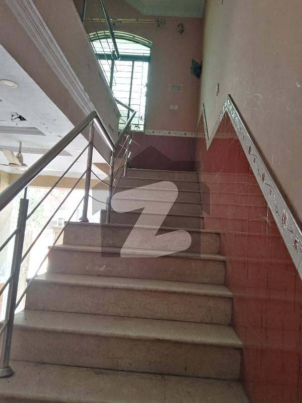 12 Marla 6beds Triple Storey House For Rent In Gulraiz