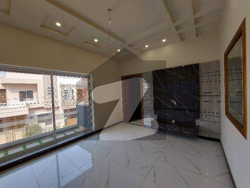 ایڈن ویلی فیصل آباد میں 4 کمروں کا 7 مرلہ مکان 3.25 کروڑ میں برائے فروخت۔
