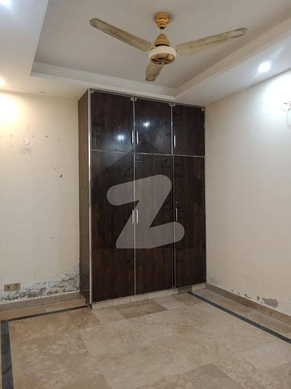یو بی ایل ہاؤسنگ سوسائٹی لاہور میں 1 کمرے کا 4 مرلہ زیریں پورشن 23 ہزار میں کرایہ پر دستیاب ہے۔