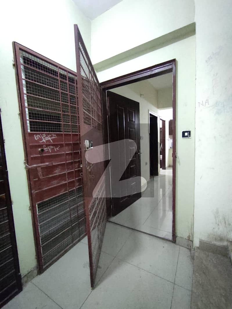 پی اینڈ ٹی کالونی کراچی میں 2 کمروں کا 7 مرلہ فلیٹ 80 لاکھ میں برائے فروخت۔