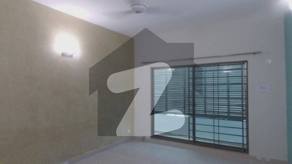 1 Kanal House In EME Society - Block E For sale At Good Location