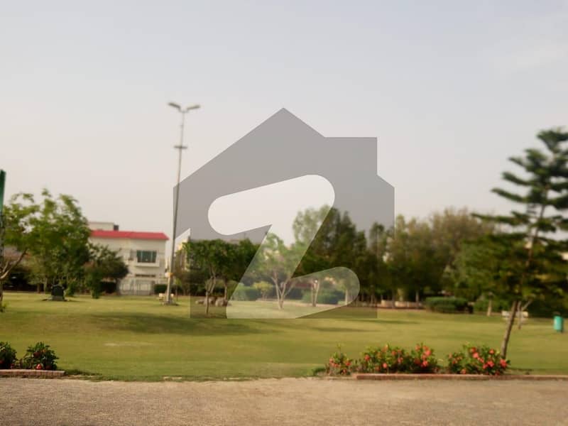10 Marla Commercial Plot For sale In Paragon City - Woods Block Lahore In Only Rs. 20,000,000