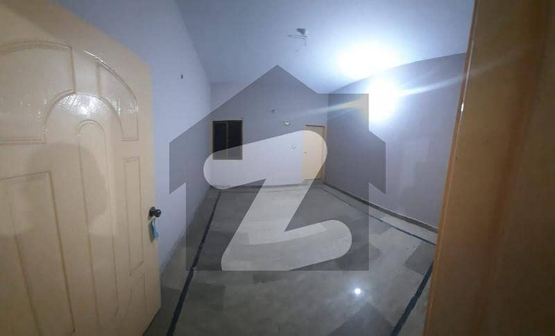 گلشن۔ای۔منیر شاہ فیصل ٹاؤن کراچی میں 3 کمروں کا 5 مرلہ مکان 22 ہزار میں کرایہ پر دستیاب ہے۔