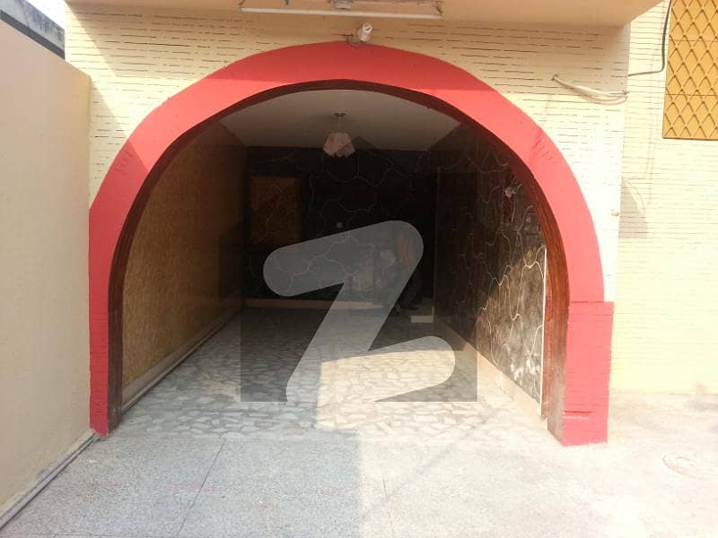 ماڈل ٹاؤن ۔ بلاک پی ماڈل ٹاؤن لاہور میں 3 کمروں کا 1 کنال مکان 1.55 لاکھ میں کرایہ پر دستیاب ہے۔