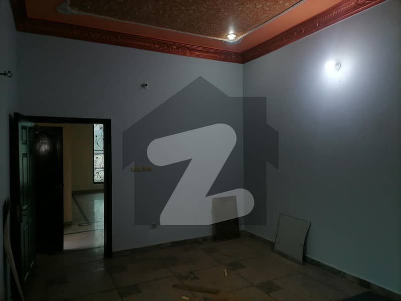 گلشنِ راوی لاہور میں 5 کمروں کا 1 کنال مکان 5 کروڑ میں برائے فروخت۔