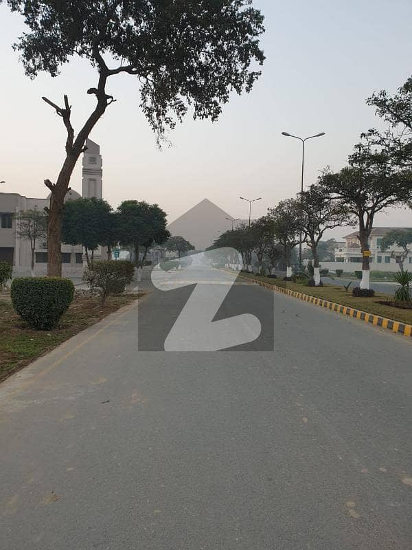 2 Kanal Hot Location Plot Available For Sale