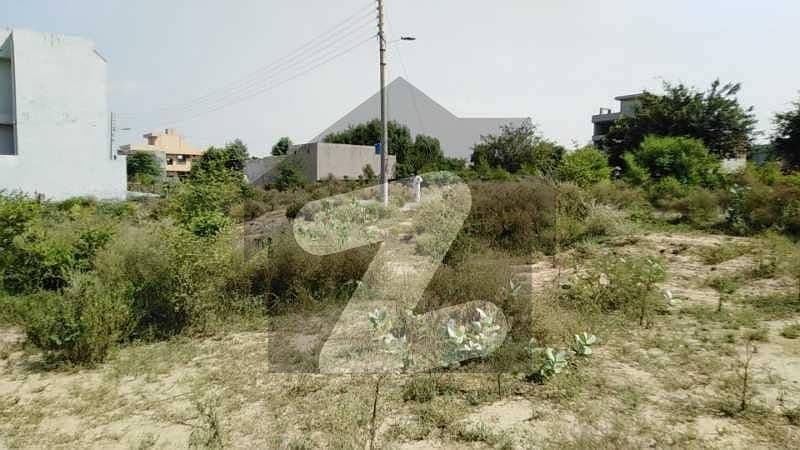 10 Marla 60 Feet Road Plot Availble At Ideal Location Of M Block