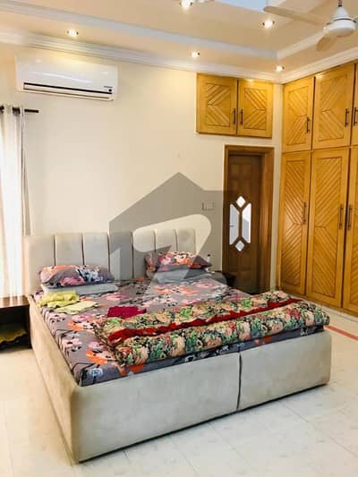 مدینہ ٹاؤن فیصل آباد میں 5 کمروں کا 12 مرلہ مکان 1.5 لاکھ میں کرایہ پر دستیاب ہے۔