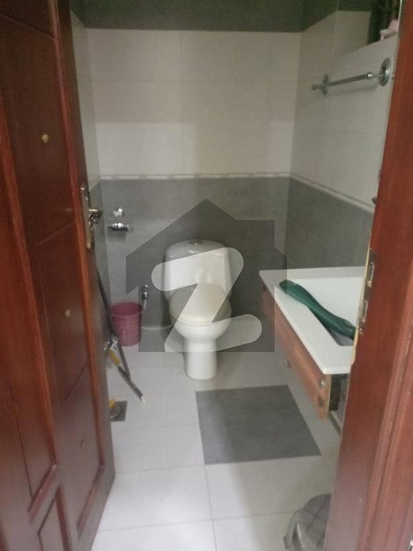 Sharing Room For Rent In G-11 For Ladies (read Ad)