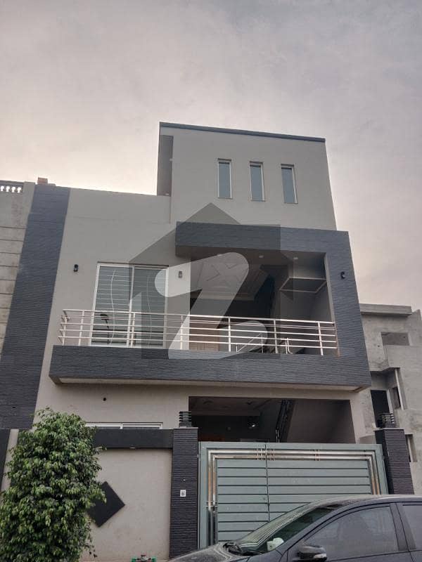 5 Marla Upper Portion Available For Rent In C Block, Phase 1, Lahore.