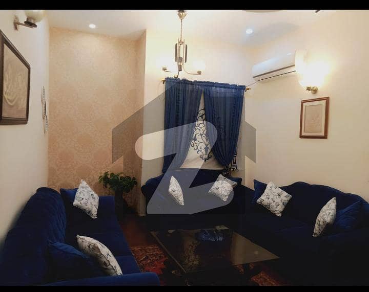 ڈی ایچ اے فیز 7 ایکسٹینشن ڈی ایچ اے ڈیفینس کراچی میں 3 کمروں کا 4 مرلہ مکان 2.8 کروڑ میں برائے فروخت۔