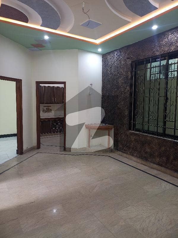سعید کالونی فیصل آباد میں 4 کمروں کا 7 مرلہ مکان 2.3 کروڑ میں برائے فروخت۔