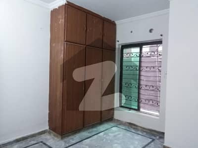 10 Marla Upper Portion For rent Is Available In Allama Iqbal Town - Umar Block