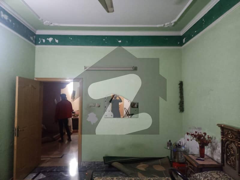 ایڈن لین ولاز 2 ایڈن لاہور میں 3 کمروں کا 5 مرلہ مکان 1.15 کروڑ میں برائے فروخت۔