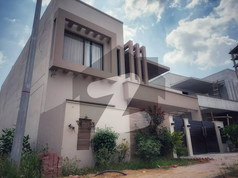250 Square Yards House In Bahria Town - Precinct 22 Is Available