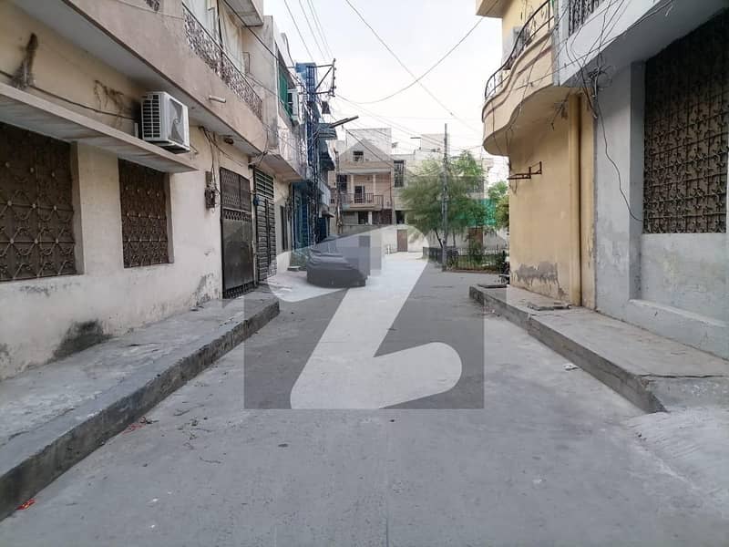 Ideally Located House For sale In Allama Iqbal Town - Kashmir Block Available