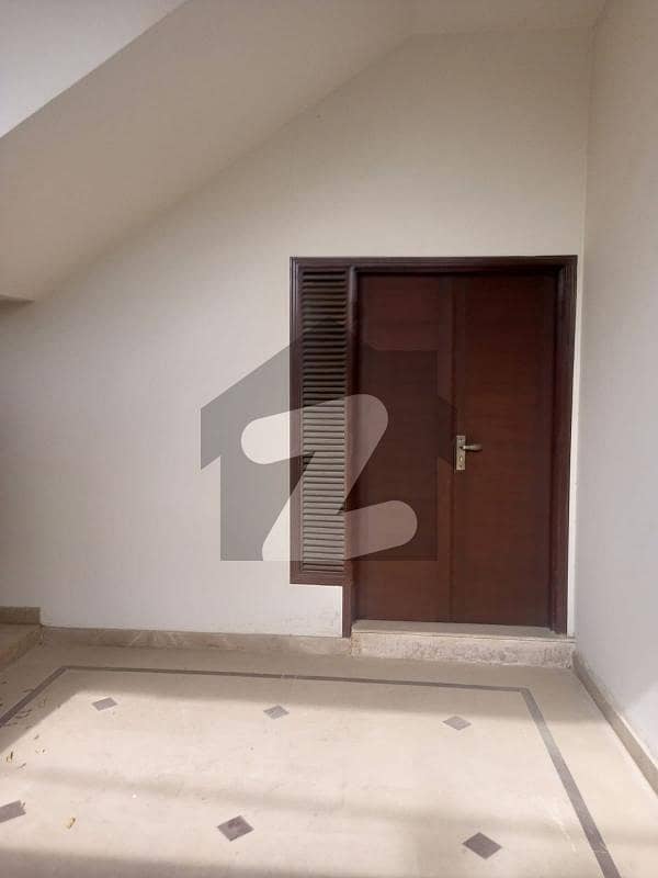 گلشنِ معمار - سیکٹر یو گلشنِ معمار گداپ ٹاؤن کراچی میں 3 کمروں کا 10 مرلہ مکان 2.2 کروڑ میں برائے فروخت۔