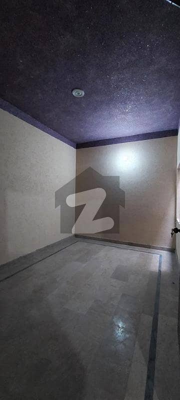 حاجی پورہ روڈ سیالکوٹ میں 3 کمروں کا 2 مرلہ مکان 50 لاکھ میں برائے فروخت۔