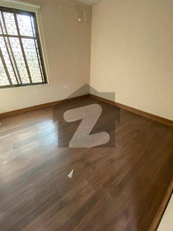 نیو مسلم ٹاؤن - بلاک بی نیو مسلم ٹاؤن لاہور میں 4 کمروں کا 12 مرلہ مکان 2.25 لاکھ میں کرایہ پر دستیاب ہے۔