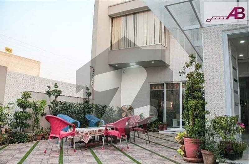 موہلنوال سکیم لاہور میں 7 کمروں کا 2 کنال مکان 4.25 کروڑ میں برائے فروخت۔
