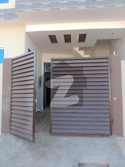 بستی ملوک ملتان میں 3 کمروں کا 10 مرلہ مکان 1.3 کروڑ میں برائے فروخت۔