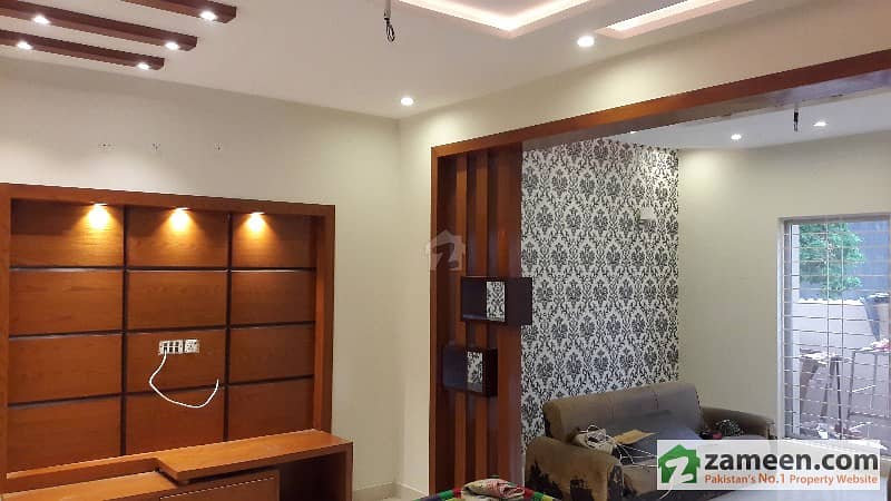 Vvip 5 Marla Classic House For Sale In  Bahria Town Lahore