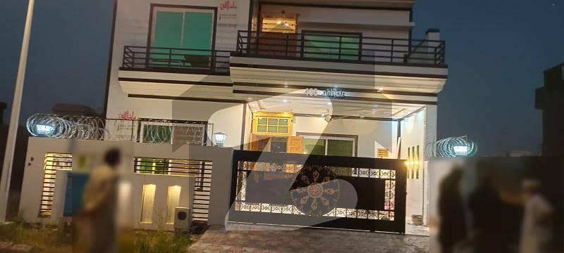 Gulberg  Residencia Islamabad House No. 438 St No. 20 Block F Size 30*60 3 Stories Smart Build  Modern House 5 Bed Rooms 6 Washrooms 2 Drawing and  Dinning