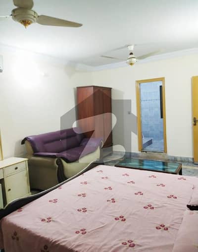 کینال روڈ فیصل آباد میں 2 کمروں کا 5 مرلہ فلیٹ 35 ہزار میں کرایہ پر دستیاب ہے۔