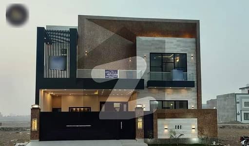 Ideally Located House Of 10 Marla Is Available For sale In Sahiwal