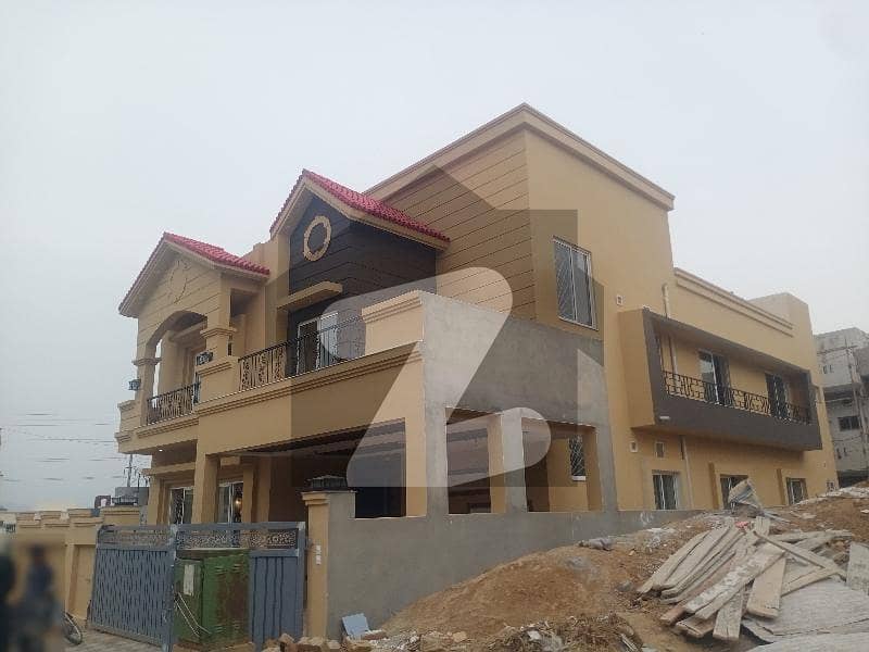 Double Storey New Reail Picture Urgent Sale
