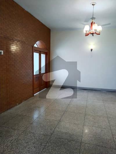 1 Kanal Beautiful House Available For Rent In The Heart Of Peshawar Cantt