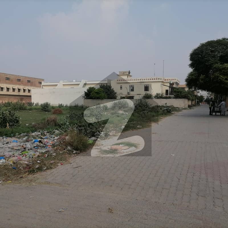 17 Marla Residential Plot For sale In Rs. 20,000,000 Only